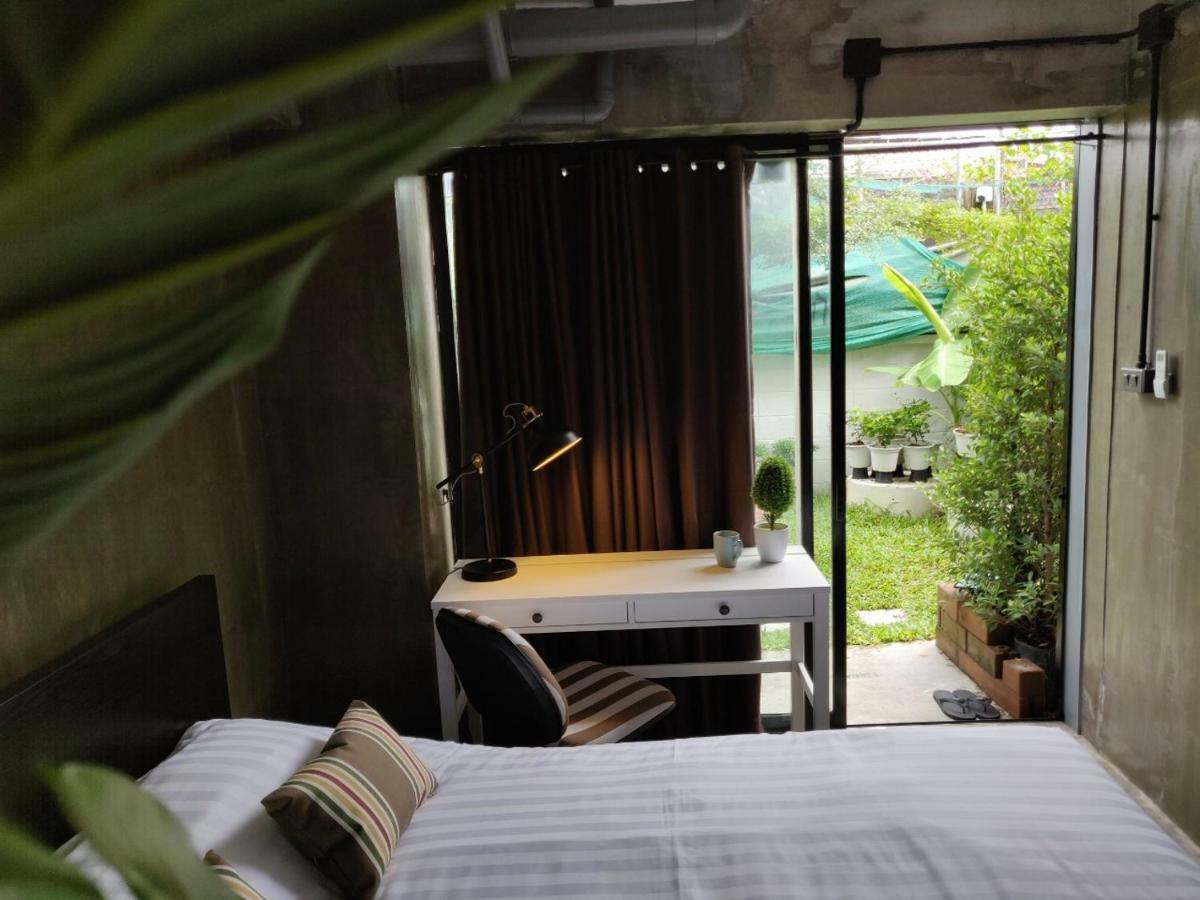Hotel The Hog Bangkok Exterior foto